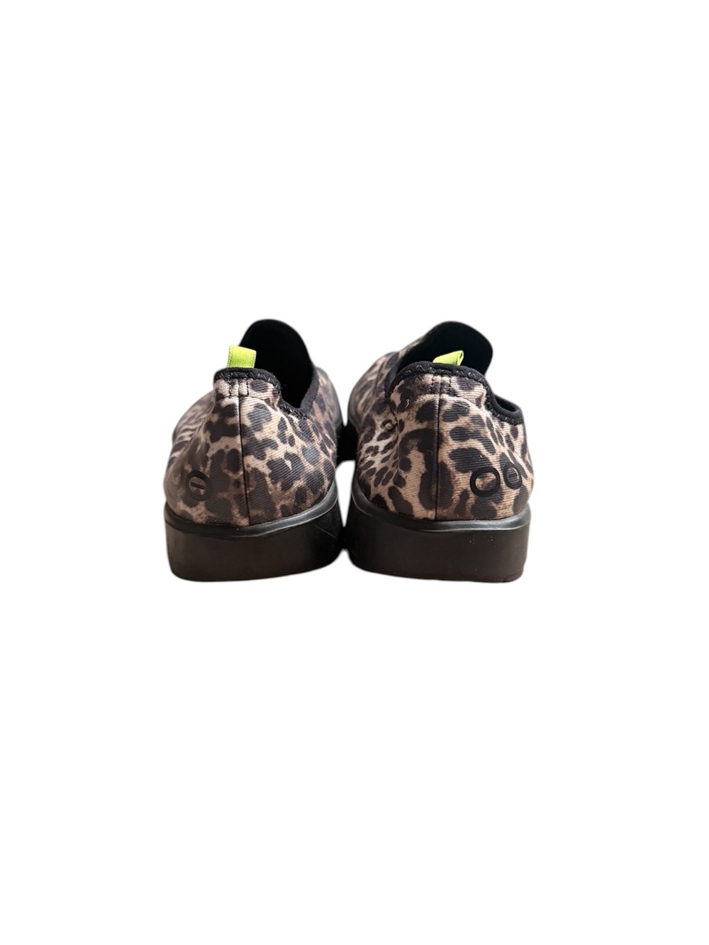 Oofos Leopard Print Slip-On Women's Shoes - Picture 4 of 6